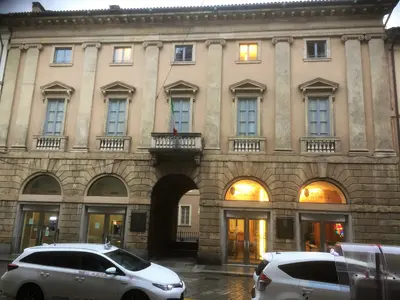 Pavia